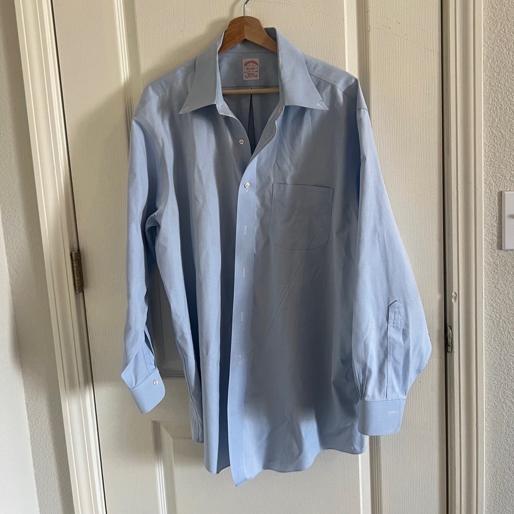 17/33 Brooks Brothers Supima Cotton Button Down shirt